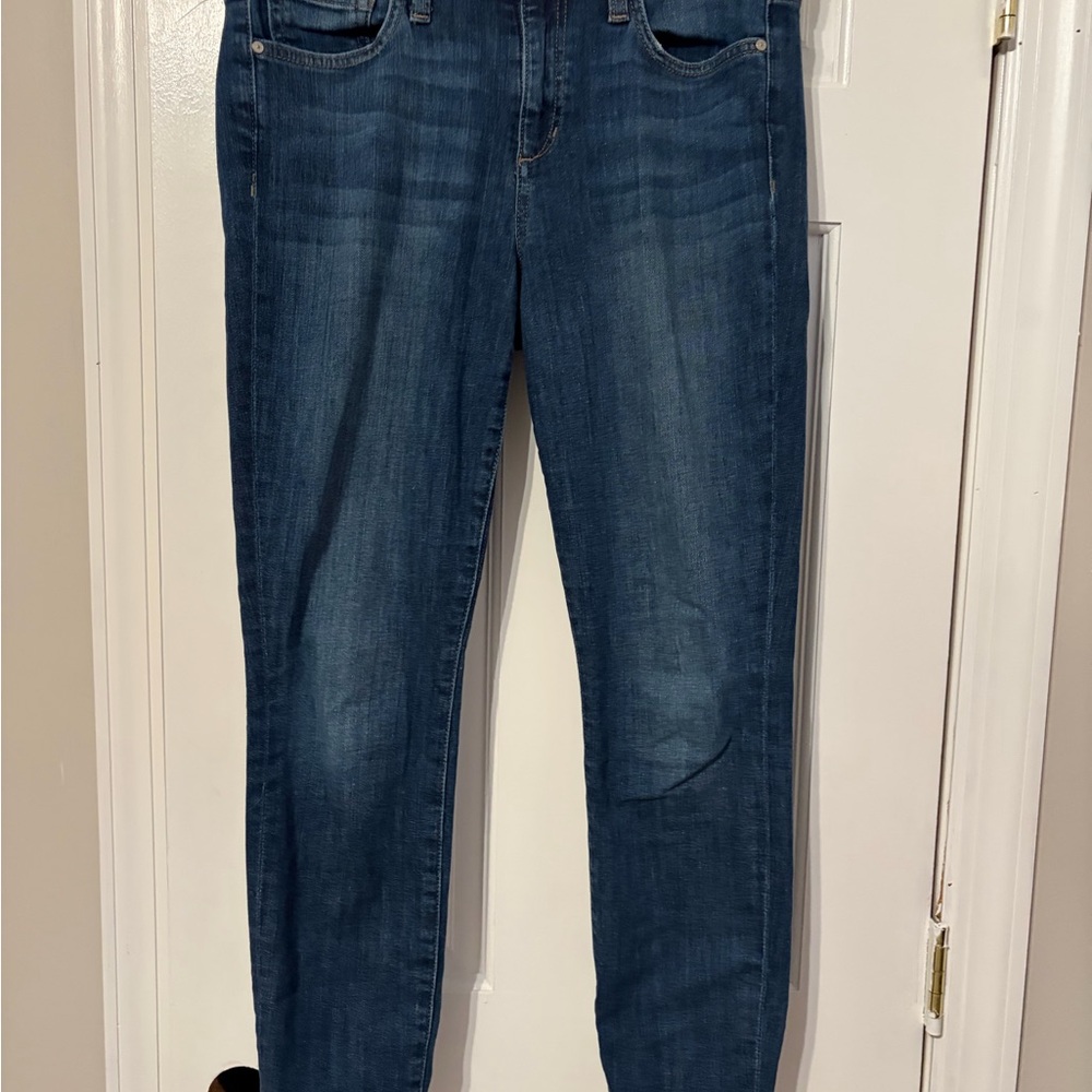 Joe’s Jeans Medium Wash Skinny Ankle